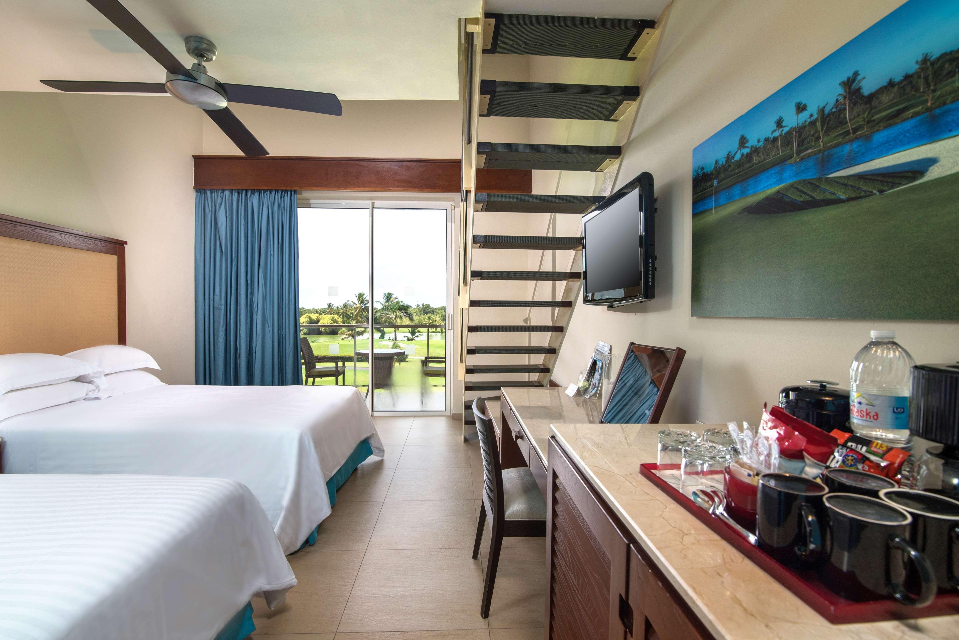 Barceló Bávaro Palace All Inclusive Esterno foto A room at the Hard Rock Hotel
