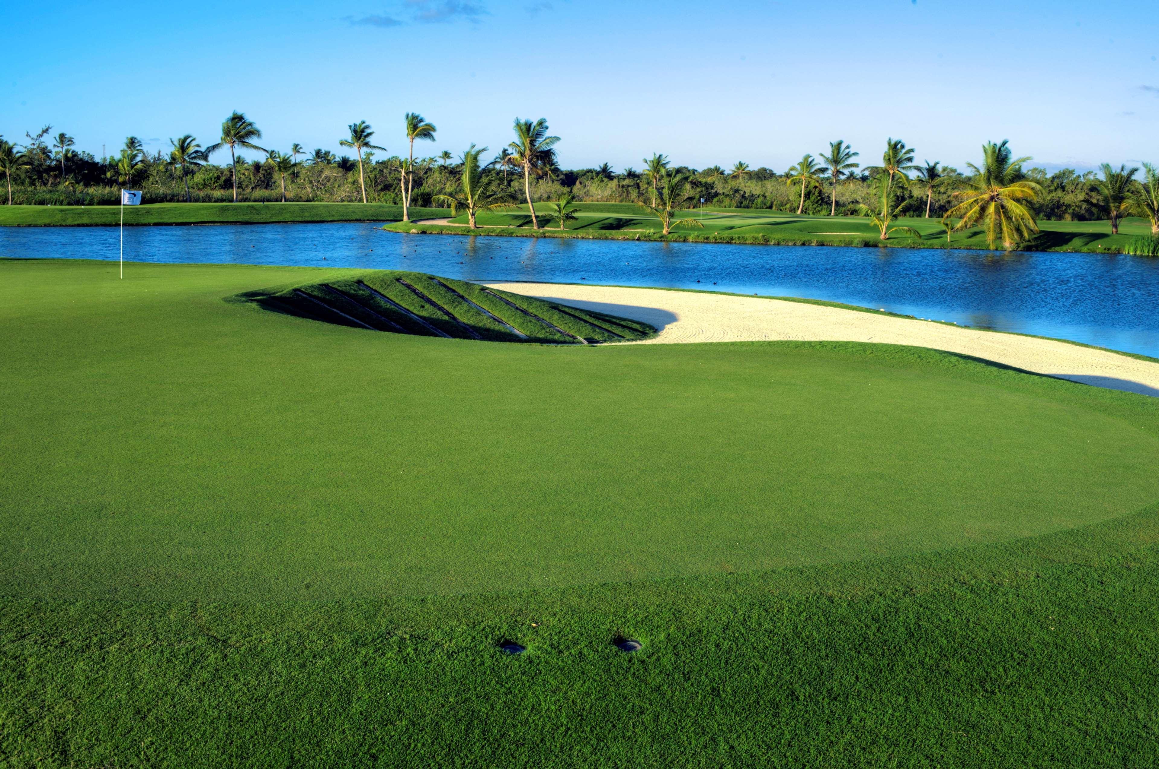 Barceló Bávaro Palace All Inclusive Esterno foto Blue Monster golf course at Trump National Doral