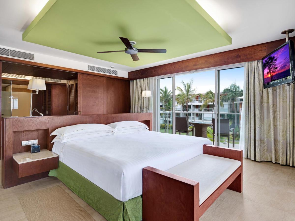 Barceló Bávaro Palace All Inclusive Esterno foto A bedroom at the Hard Rock Hotel & Casino Punta Cana